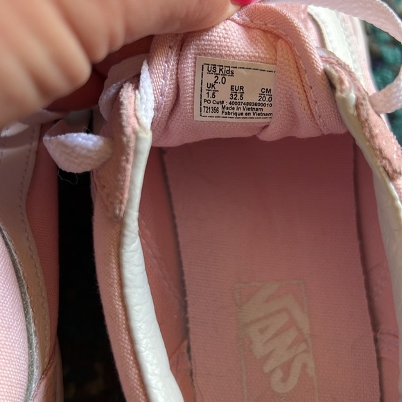 Vans size 2 girls shoes - Picture 4 of 6